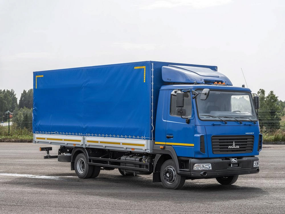 Бортовой автомобиль МАЗ-437121-532-000 тентованный 4×2